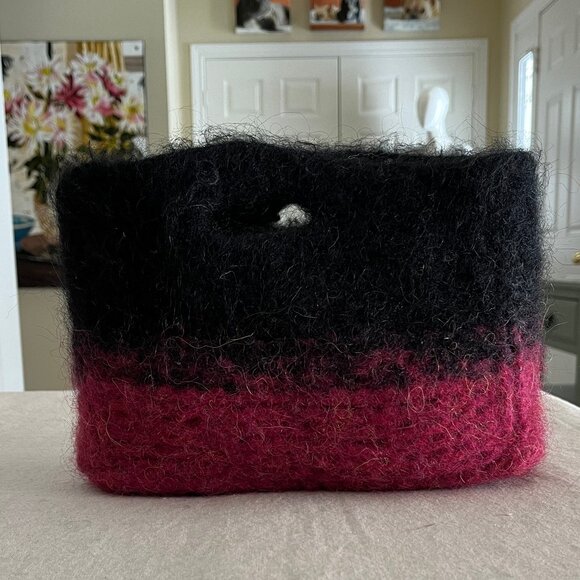 Handmade wool knit small satchel by TLC from OOAK - Picture 4 of 11